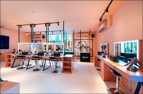 Dyson Revolutionises the Runway at this Season's Dubai Fashion Week