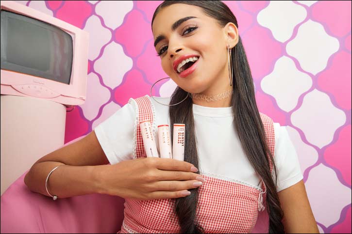 Make a Statement This Semester with GLOSSY GLAZE High Shine Lipstick Make a Statement This Semester with GLOSSY GLAZE High Shine Lipstick