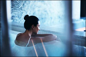 Longevity Hub by Clinique La Prairies Expert Recommendations for Pre- and Post-Festive SkinRejuvenation