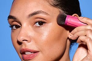 The Bare-Lash Trend Everyone’s Talking About (and How to Fake It)